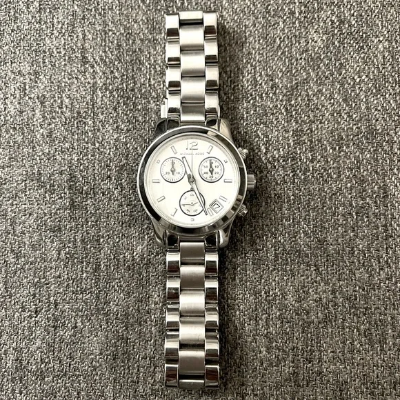 Michael Kors | Accessories | Euc Michael Kors Silver Watch  display picture 2